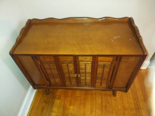 Cabinet 1