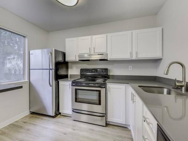 $2,247 / 2br - 840ft2 - Minutes from Microsoft and Nintendo! Leasing NOW! (Redmond)63808008294531120