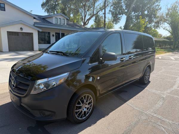 2016 Mercedes Benz Metris Van de Pasajeros - $13,900 (Moon Valley)63470415086593122