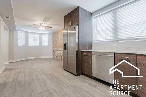 $2,100 / 1br - Spacious Logan Square 1 Bed - Pets Welcome! (Logan Square)63898986513539121