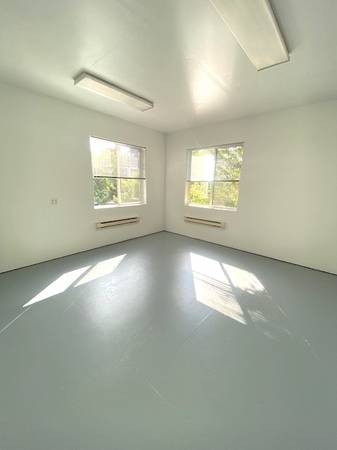 $860 🌟 Corner Creative WorkSpace – Tattoo, Esthetics, Art, Startups, Etc! (NW Slabtown/Nob Hill)63820883161859120