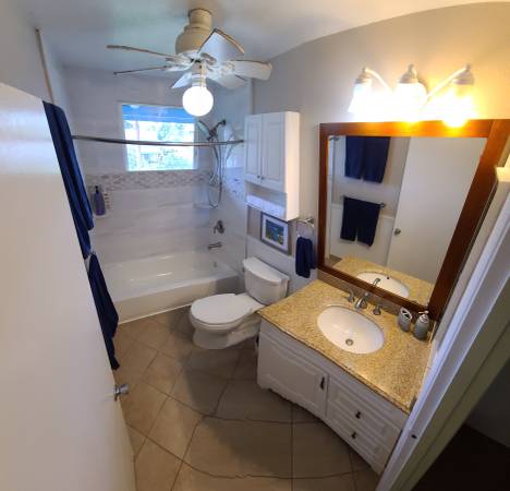 $300 / 2br - 1200ft2 - Waimanalo Beach Lots, Hot Tub, Kayaks, Surf Boards, much more (Waimanalo Beach Lots, Oahu, Hawaii)63939534459650122