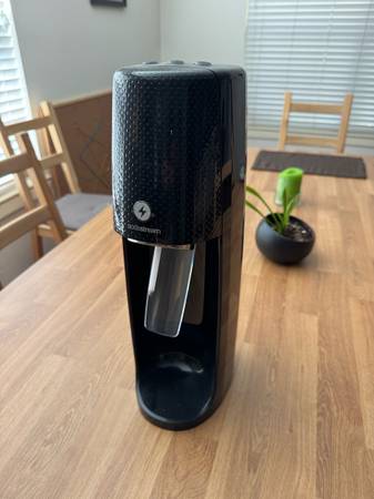 SodaStream Sparkling Water Maker – Refreshing Bubbles at Home 1