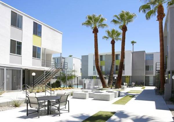 $2,320 / 2br - 913ft2 - Transformative Townhouse-style 2-bedrooms at Latitude 33! (Downtown Palm Springs)63686227260675122