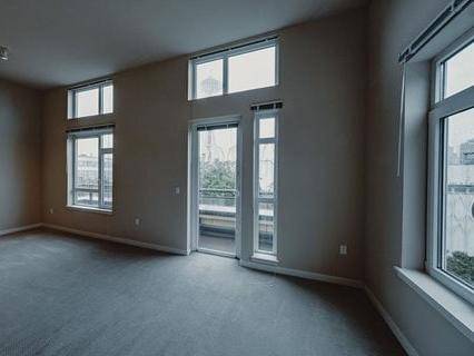 $2,058 / 422ft2 - Armarios de Madera, Cocinas Espaciosas, Lavadora y Secadora de Tamaño Completo (Queen Anne Space Needle)63852482040451124