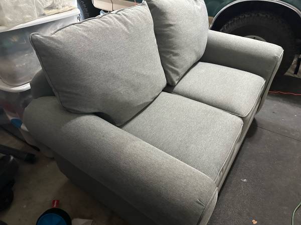 Bassett Love Seat and Couch - Great to Excellent Condition 1