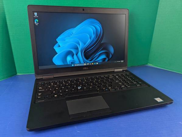 Laptop Dell Latitude 5580 15.6 in Core i7 Windows 11 Pro + Office Suit 1