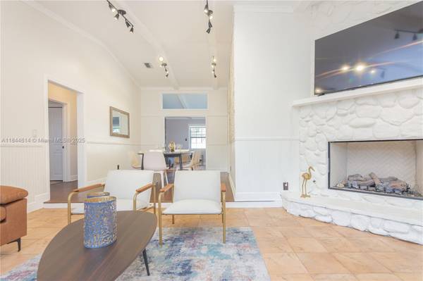 $699,000 / 3br - Hermosa casa unifamiliar de 3/263825139030401121