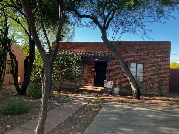 $1,800 / 2br - 1000ft2 - Sam Hughes Gem (Sam Hughes)63675031710211120