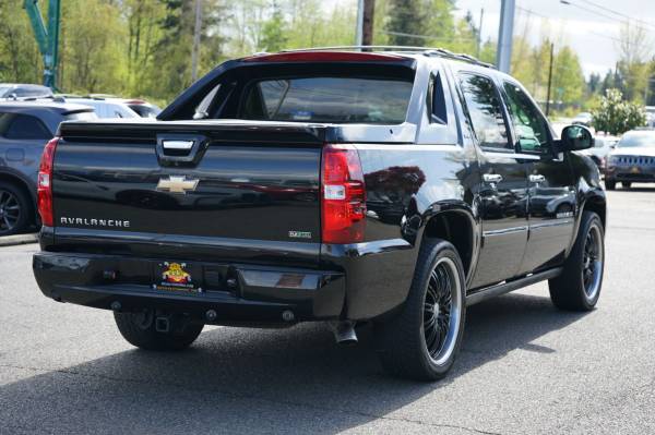 Camioneta Chevrolet Avalanche 4x4 4WD 2011 LTZ Pickup - $16,995 (West Coast Autoworks Everett)63622905863809124