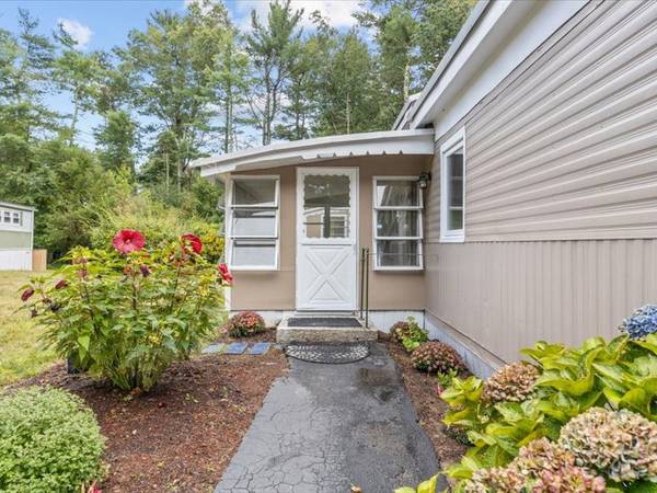 $179,900 / 2br - 780ft2 - Move In Ready Home In Resident Owned 55 Plus Community ! (Halifax)63828337079171122