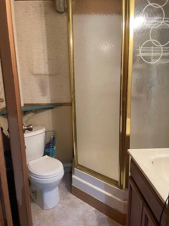 $1,000 / 400ft2 - Studio in the woods- exchange work for reduced rent (Indianola, Kingston, Poulsbo)63808058857347124