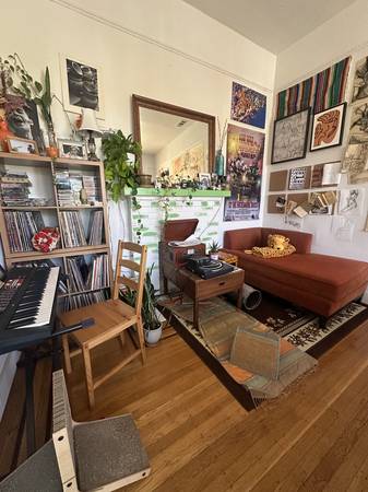 $1,060 / 3br - 100ft2 - Room available in sunny queer house (oakland west)63851965755905123