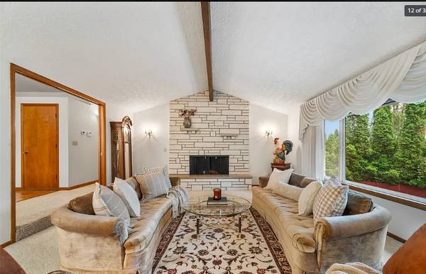 $1,450,000 / 8br - 7170ft2 - Equestrian Paradise | 5 Acres, Barn, Arena, 2-Bed Apt! (Vancouver)63999453957251121