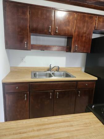 $1,170 / 2br - 990ft2 - 2 blocks to ocean - 2 bedroom corner unit (Daytona Beach)63791497991297123