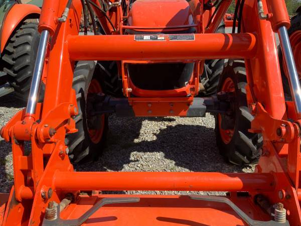 Kubota M7060 - 4x4 con cargador - $35,900 (Vincent)62918241778690122
