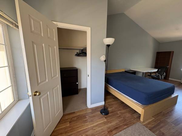 $1,075 / 400ft2 - Estudio con techo alto en el centro (Salt Lake City)63671077691779122