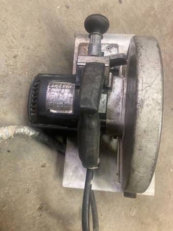 VINTAGE 10 1/4" SKILSAW --J2 1