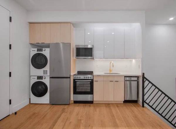$5,700 / 2br - 💥Beautiful spacious Duplex! 2 Bed, 1.5 Bath !! 💥 (Williamsburg)63788551887747120