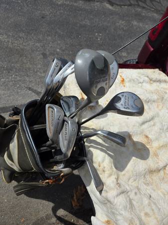Dunlop Max plus golf set with bag. 1