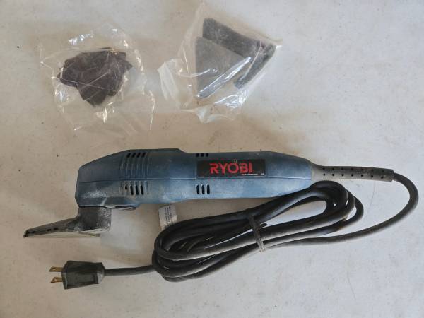Ryobi DS 2000 Detail Sander. 1