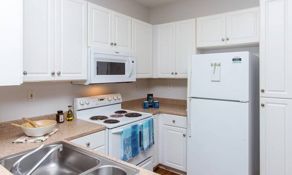 $4,678 / 2br - 1016ft2 - Close to the beach, In-unit washer/dryer, Pool & Spa (santa cruz)63790096749827123