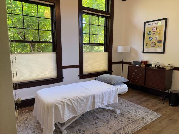 $270 Treatment Rooms in a Natural Medicine Collective / Wellness Space (NW Portland)63831251923203124