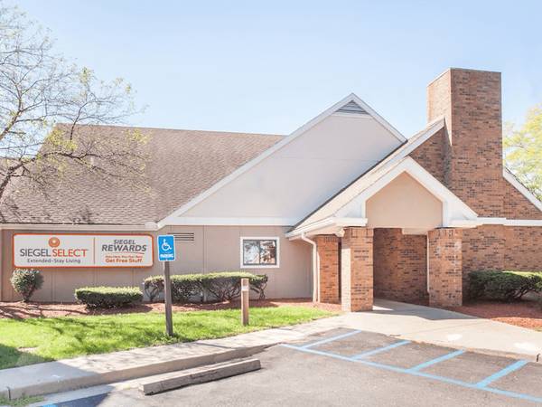 $429 Studio 1/ba, Holland OH, WiFi access63836552485635123