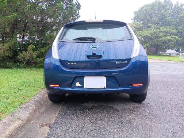 2017 Nissan Leaf SV funciona como nuevo - $3,900 (Silver Spring)63616470631809123