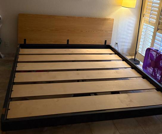 King Size Headboard w/Frame 1