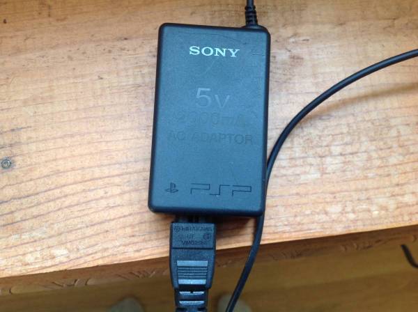 Sony Psp-100 Ac Adaptor 1