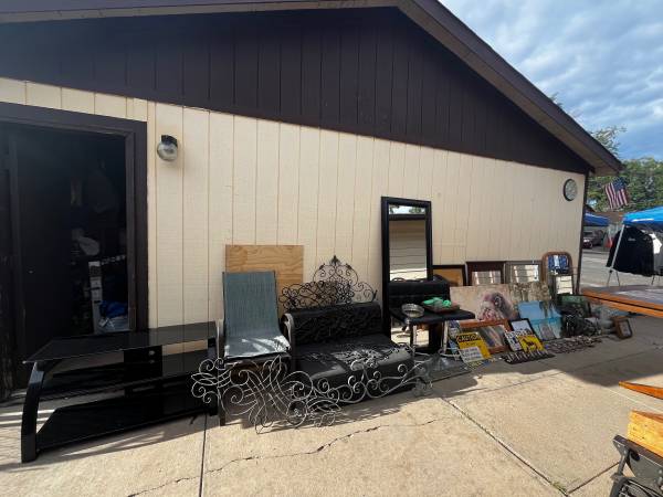 Yard sale photo
