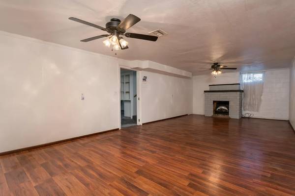 $700 / 1br - 2190ft2 - huge room available (Madras)63839293981185120