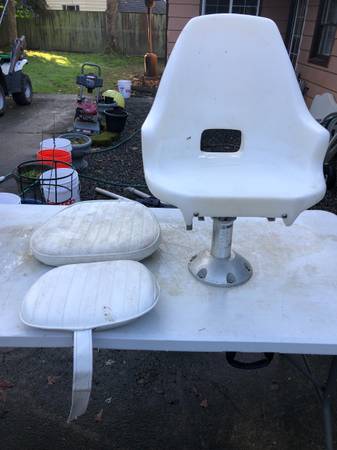 Plastic boat seat with pedestal and base 1