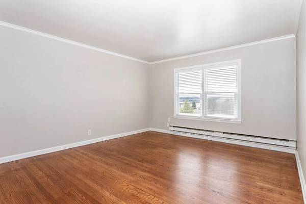 $1,600 / 1br - 725ft2 - Enter into a world of comfort: 1 BR, 1 BA, 725 Sq Ft! (Bremerton - Near Puget Sound)63852484050945124
