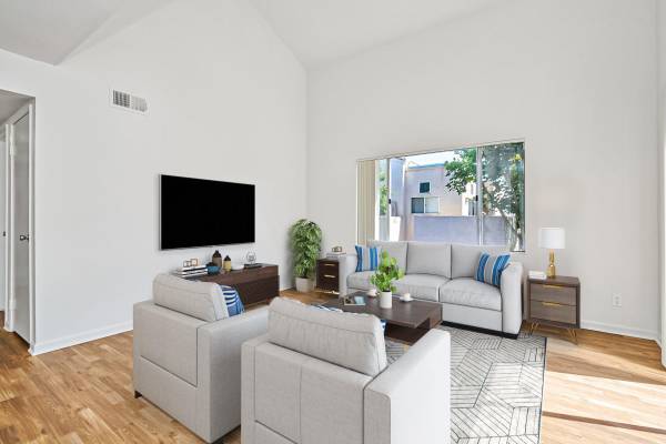 $2,069 / 1br - 628ft2 - 1bd 1ba, Lavavajillas, Amplias Áreas para tomar el Sol (27303 N. Sara St., Los Angeles, CA)63701034939649121