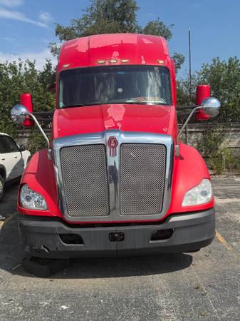2014 T680 1