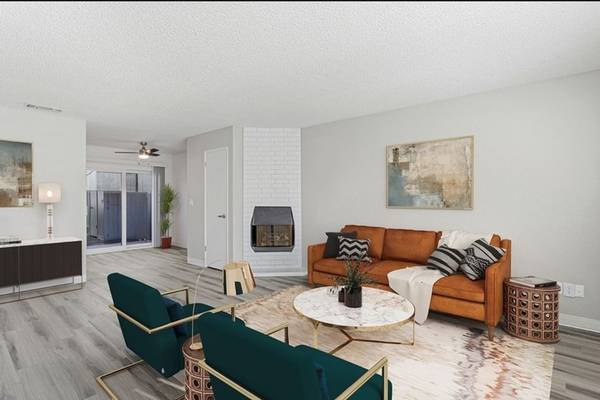 $2,300 / 2br - 1008ft2 - 🌇Cozier Than Ever In A Renovated Two-Bedroom Here @ ReNew on Coloma🌇 (4247 Hackberry Lane, Carmichael, CA)63900310216067120