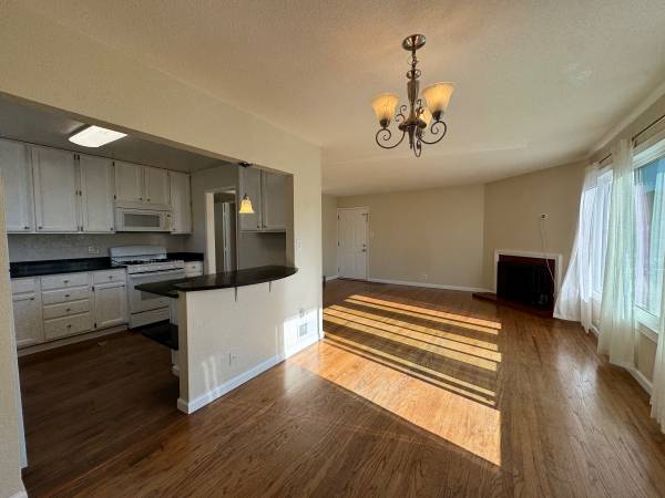 $4,795 / 4br - 1200ft2 - Bright and Clean Home for Rent in Fairmont, Pacifica – Move-In Ready (pacifica)64030484291713123