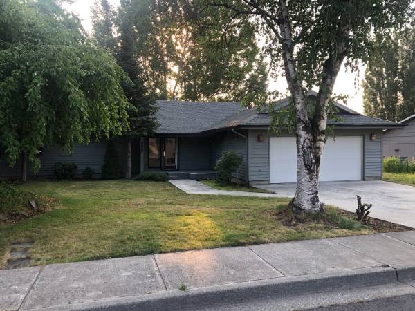 $2,700 / 4br - 3407ft2 - 1000 SE Sunnymead (Pullman)63689276170627120