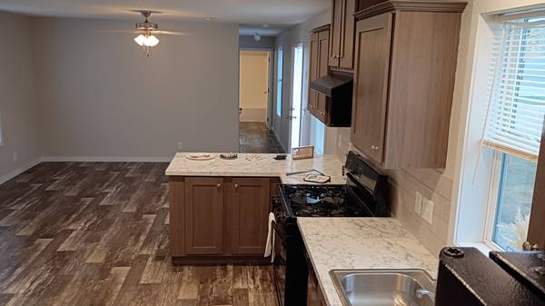 $1,249 / 3br - TODAY ONLY FREE RENT UNTIL JANUARY$$$$ (lansing)63920838600066121
