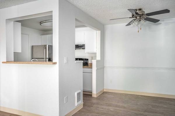 $1,644 / 2br - 880ft2 - Love your new apartment home! Beautiful 2 bedroom floorplans. (Tigard - Wilsonville, King City, Sherwood)63672564933379120