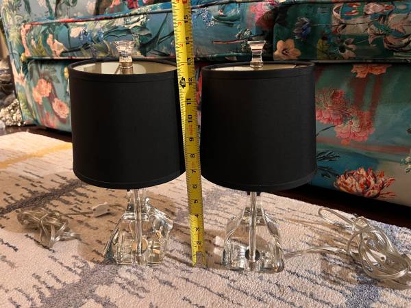 Lámpara de mesa miniatura en cristal de plomo con pantalla negra - $250 (Westwood Los Ángeles CA)63471427244931123