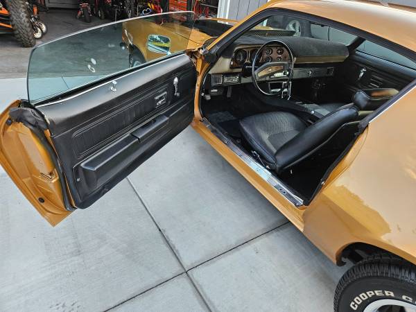 1970 placer Gold Camaro - $30,00063470049548163124
