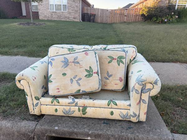free couch 1