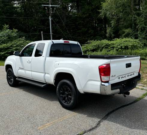 2016 Toyota Tacoma SR5 4X4 - $16,995 (Hampstead, NH)63623706449155121