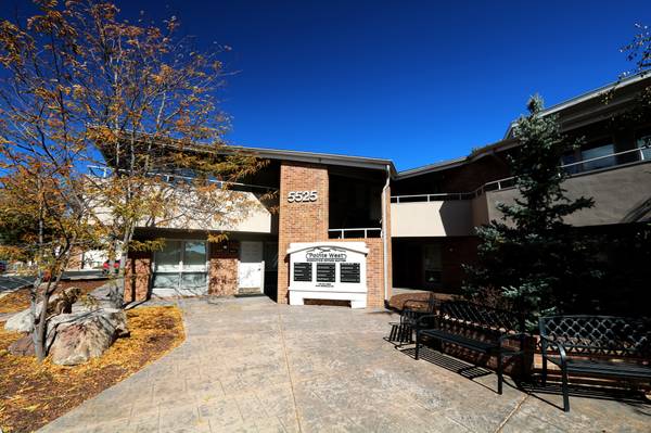 $400 / 176ft2 - Month-2-month dedicated office with reception, conf. room, and kitchen (colorado springs)63687031507969122