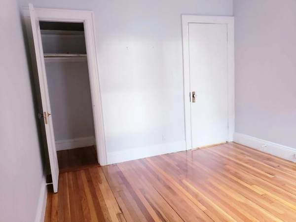 $1,125 Near Shops & 3 Green Line T to Downtown Boston & Longwood, Heated (Brighton - Cleveland Circle)63810012980867123