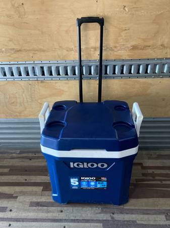 IGLOO Cooler 1