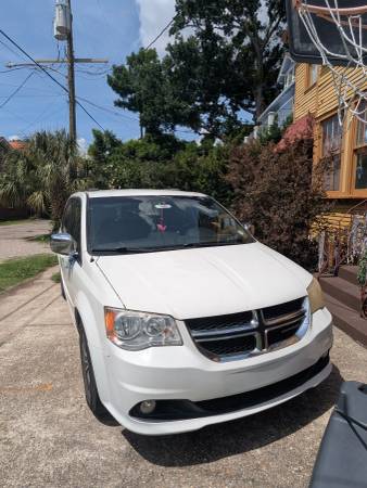 DODGE Grand Caravan 2017 - $6,200 (New Orleans)63612964646787122